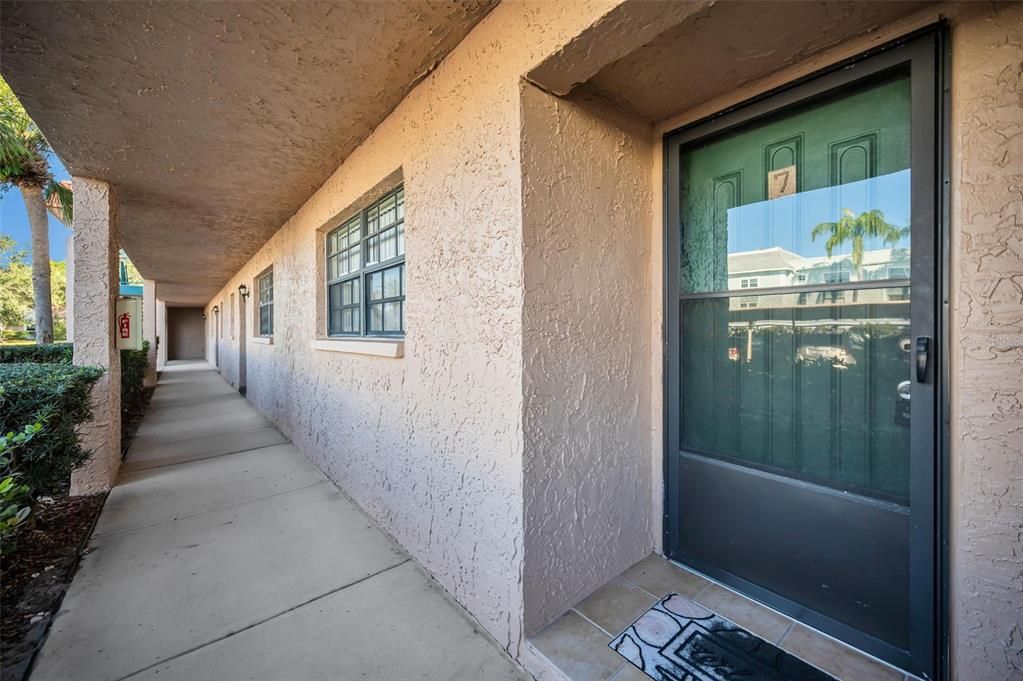 For Sale: $209,000 (2 beds, 2 baths, 1068 Square Feet)