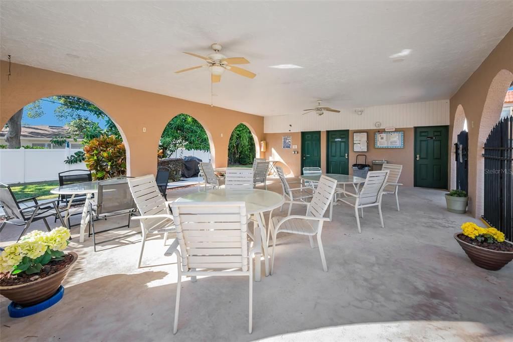 For Sale: $209,000 (2 beds, 2 baths, 1068 Square Feet)