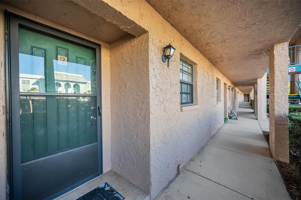 For Sale: $209,000 (2 beds, 2 baths, 1068 Square Feet)