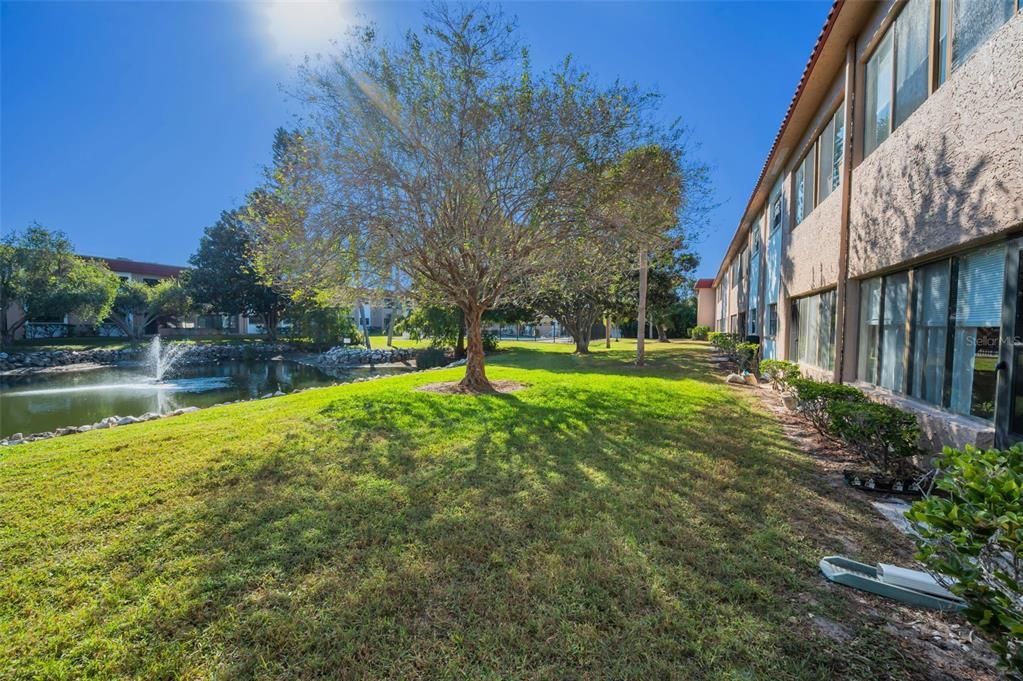 For Sale: $209,000 (2 beds, 2 baths, 1068 Square Feet)