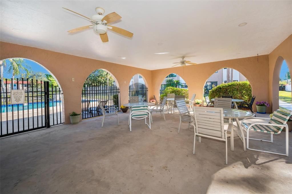 For Sale: $209,000 (2 beds, 2 baths, 1068 Square Feet)