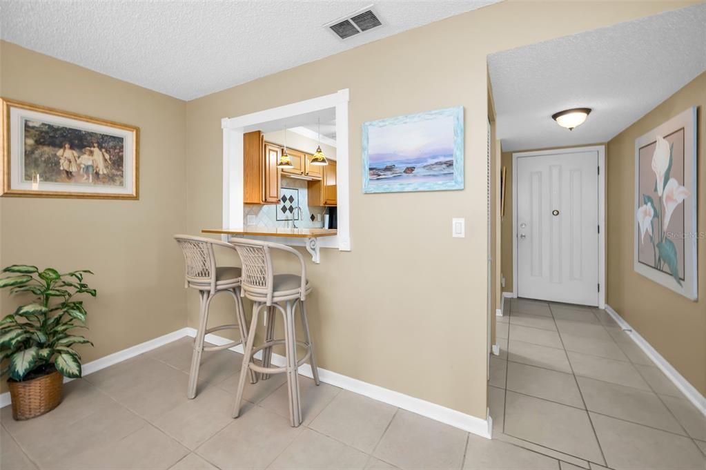 For Sale: $209,000 (2 beds, 2 baths, 1068 Square Feet)