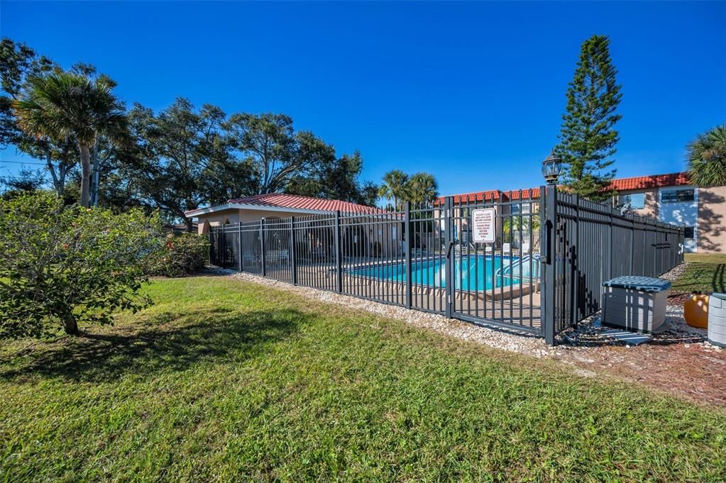 For Sale: $209,000 (2 beds, 2 baths, 1068 Square Feet)