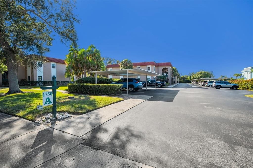 For Sale: $209,000 (2 beds, 2 baths, 1068 Square Feet)