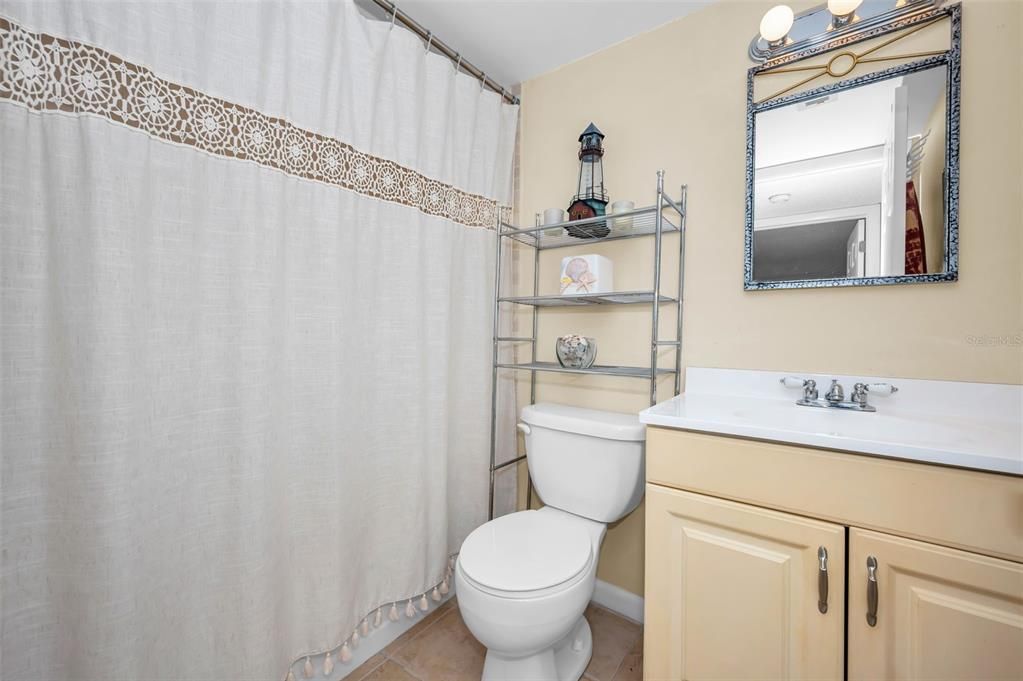 For Sale: $209,000 (2 beds, 2 baths, 1068 Square Feet)