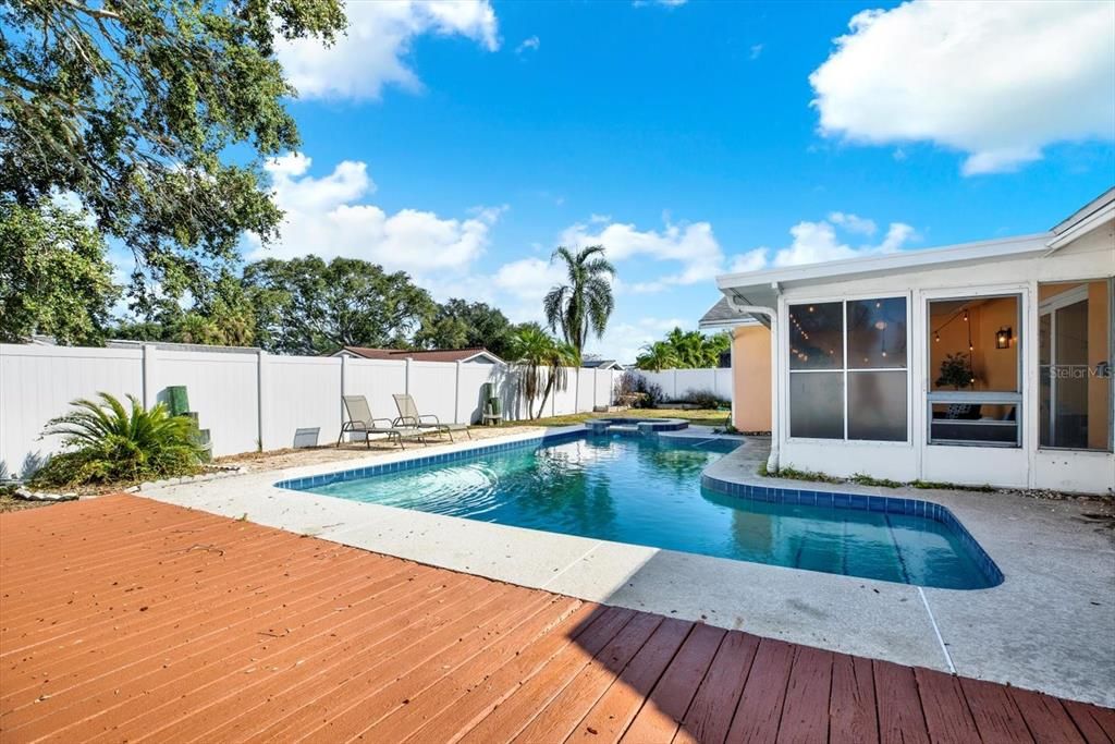 Active With Contract: $540,000 (4 beds, 2 baths, 1614 Square Feet)