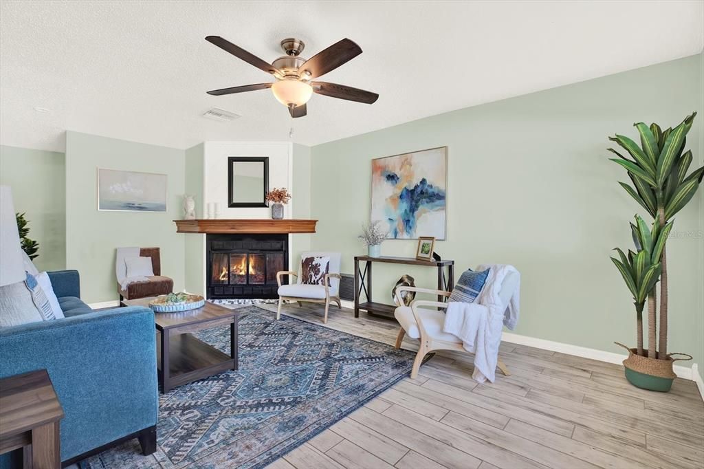 Active With Contract: $540,000 (4 beds, 2 baths, 1614 Square Feet)