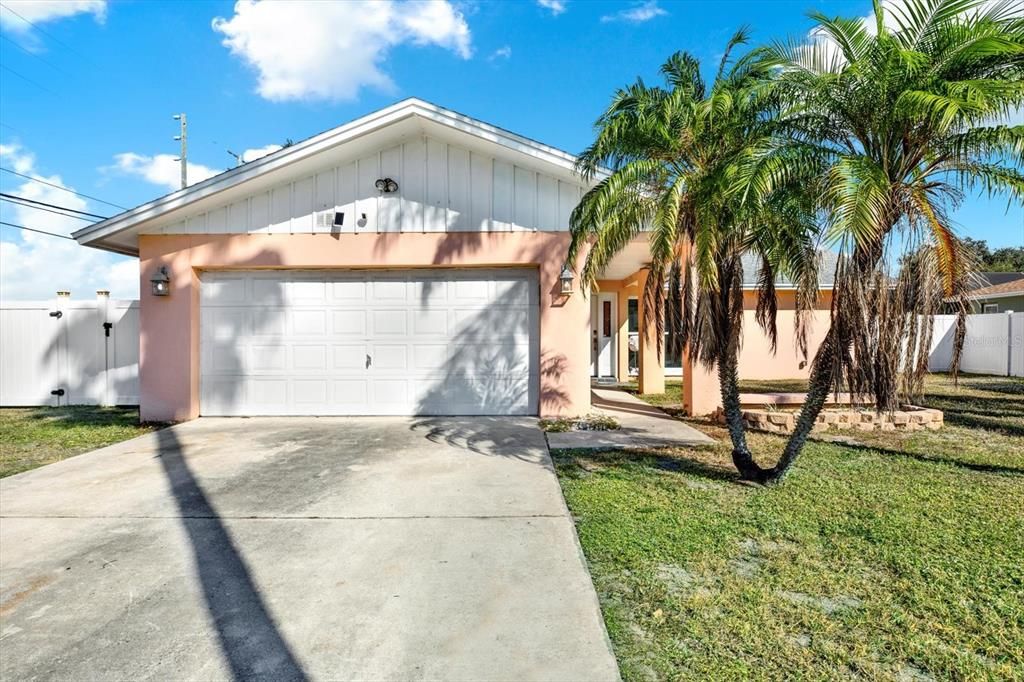 Active With Contract: $540,000 (4 beds, 2 baths, 1614 Square Feet)
