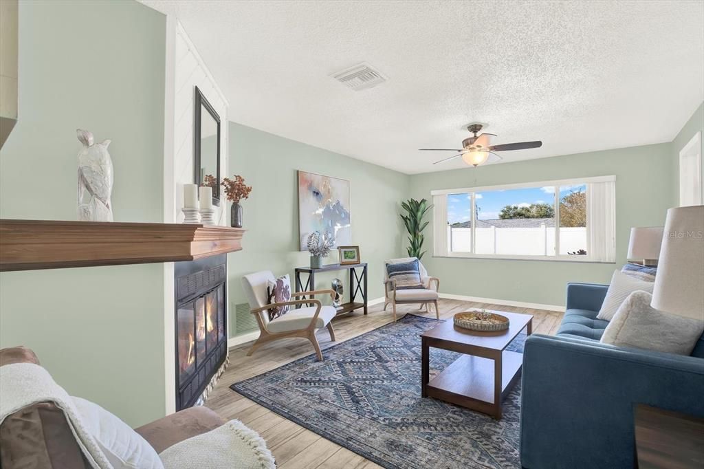 Active With Contract: $540,000 (4 beds, 2 baths, 1614 Square Feet)