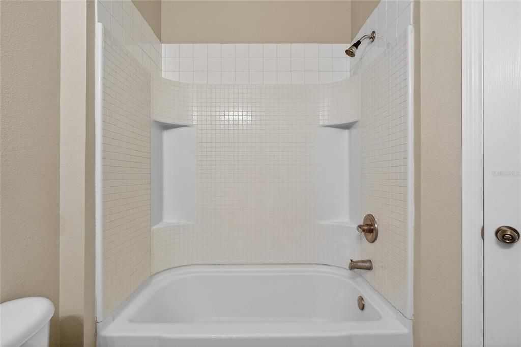 For Sale: $225,000 (2 beds, 2 baths, 1260 Square Feet)