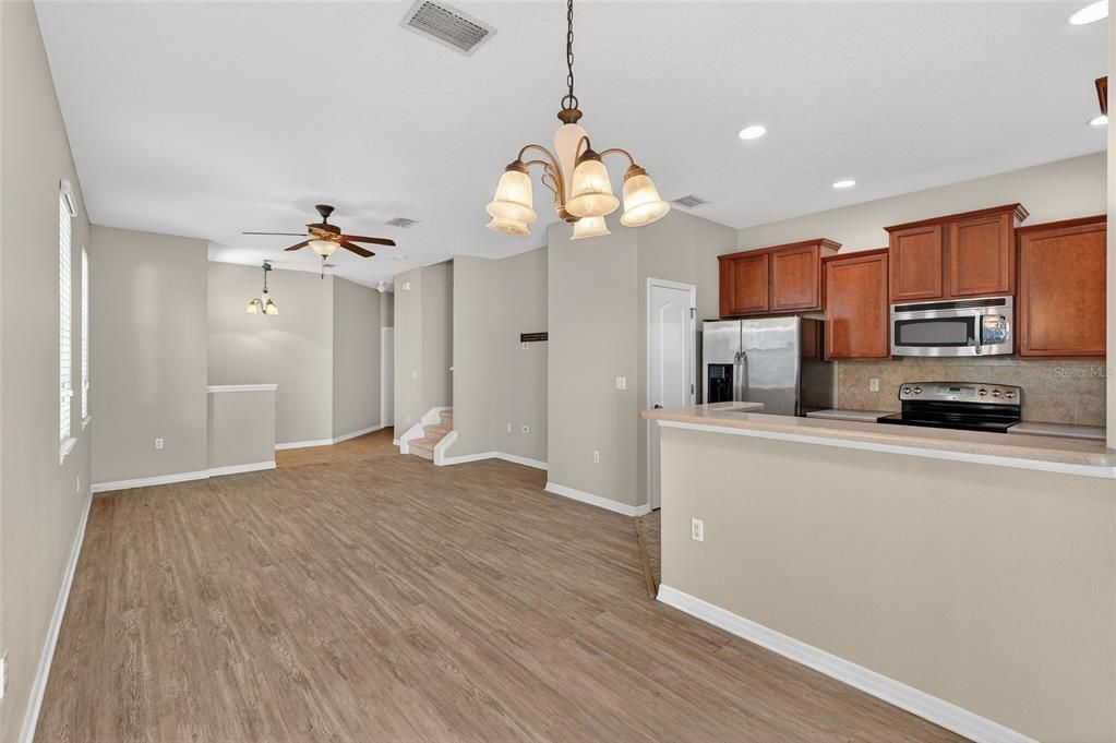 For Sale: $225,000 (2 beds, 2 baths, 1260 Square Feet)