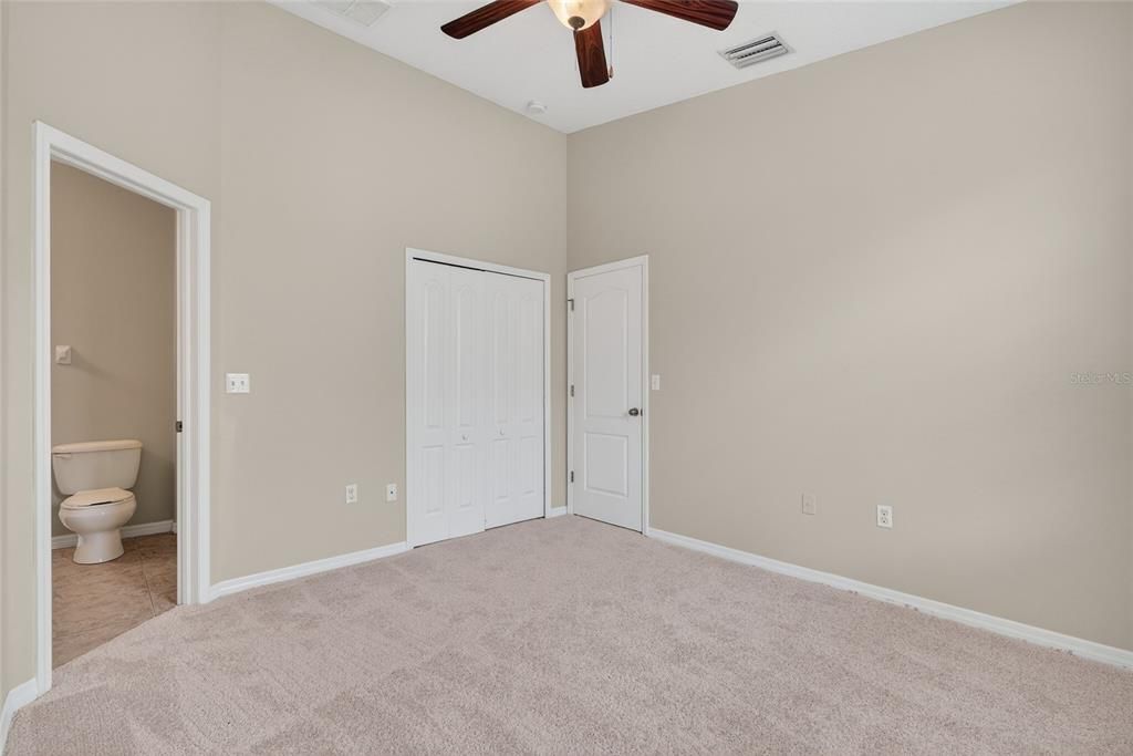 For Sale: $225,000 (2 beds, 2 baths, 1260 Square Feet)