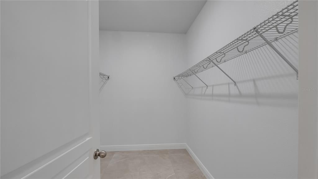 На продажу: $329,900 (3 спален, 2 ванн, 1563 Квадратных фут)