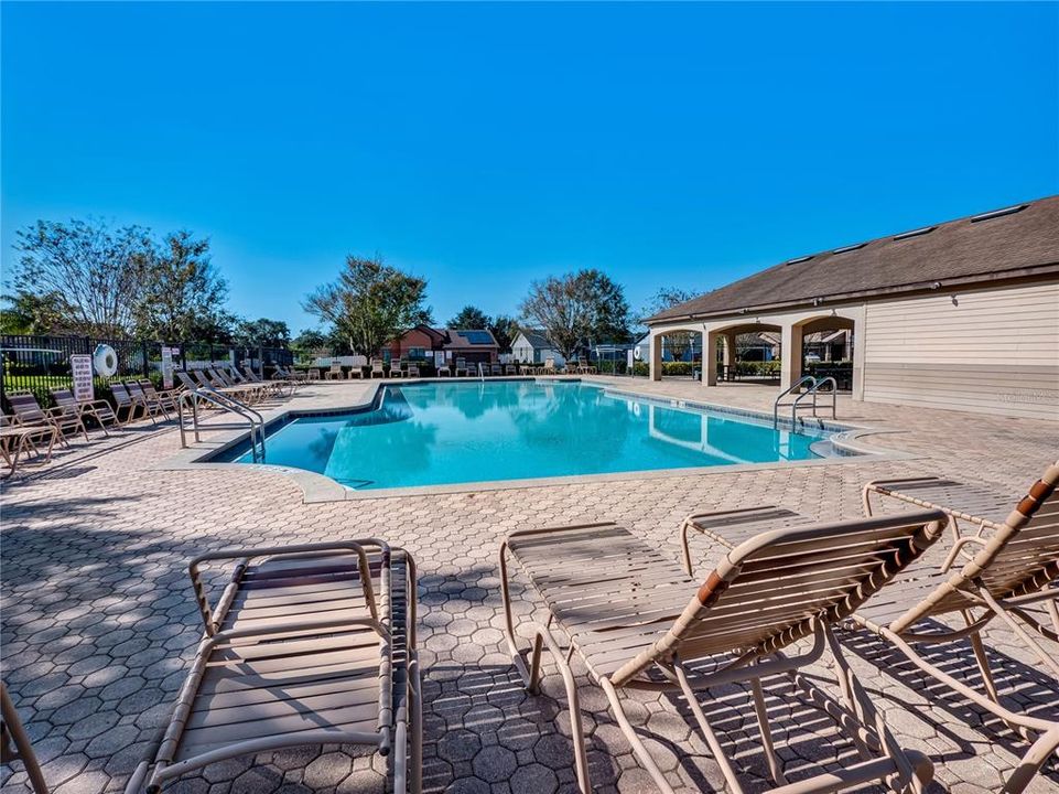 На продажу: $329,900 (3 спален, 2 ванн, 1563 Квадратных фут)