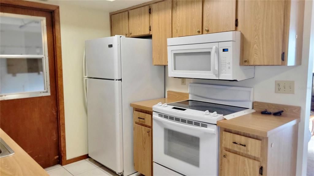 For Sale: $159,000 (2 beds, 2 baths, 1102 Square Feet)