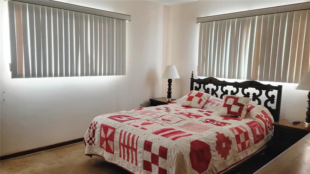 For Sale: $159,000 (2 beds, 2 baths, 1102 Square Feet)