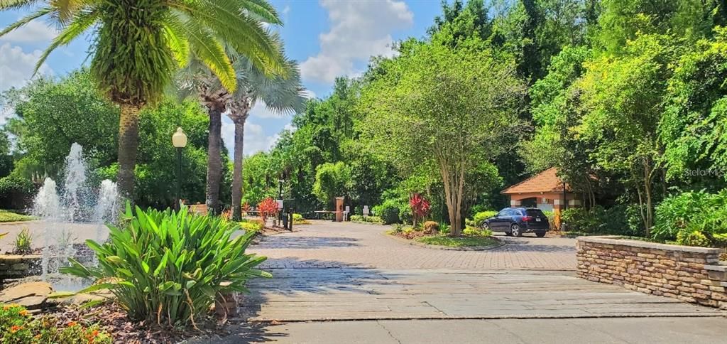 Activo con contrato: $140,000 (2 camas, 2 baños, 988 Pies cuadrados)