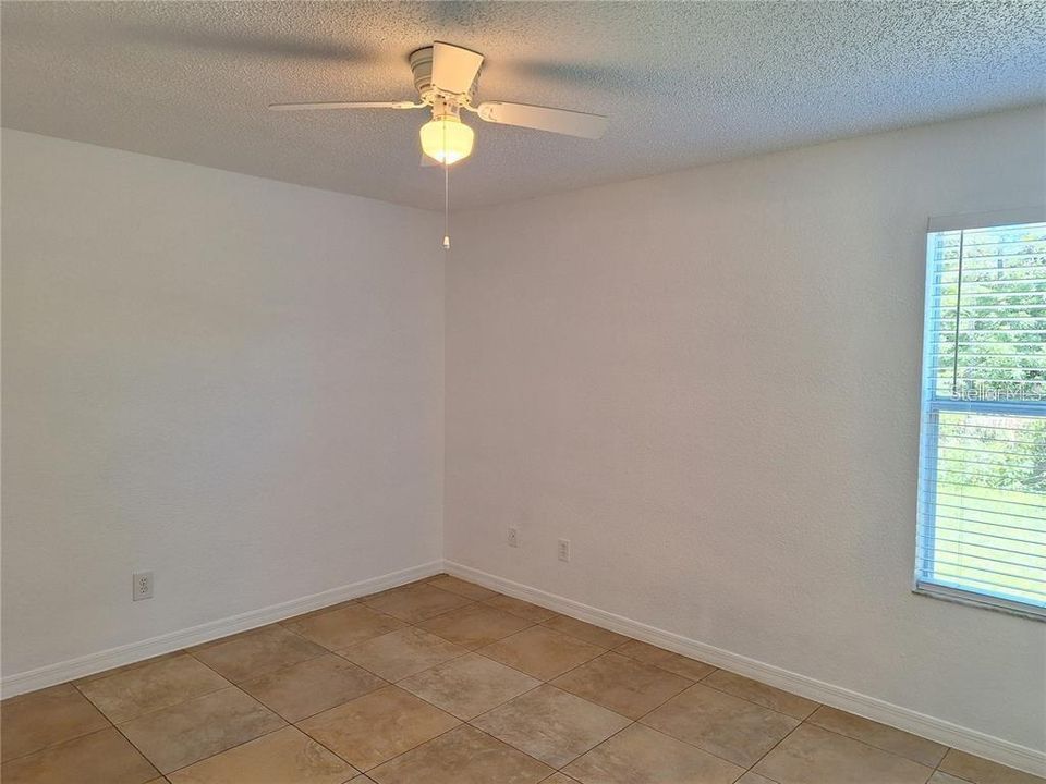 Activo con contrato: $140,000 (2 camas, 2 baños, 988 Pies cuadrados)