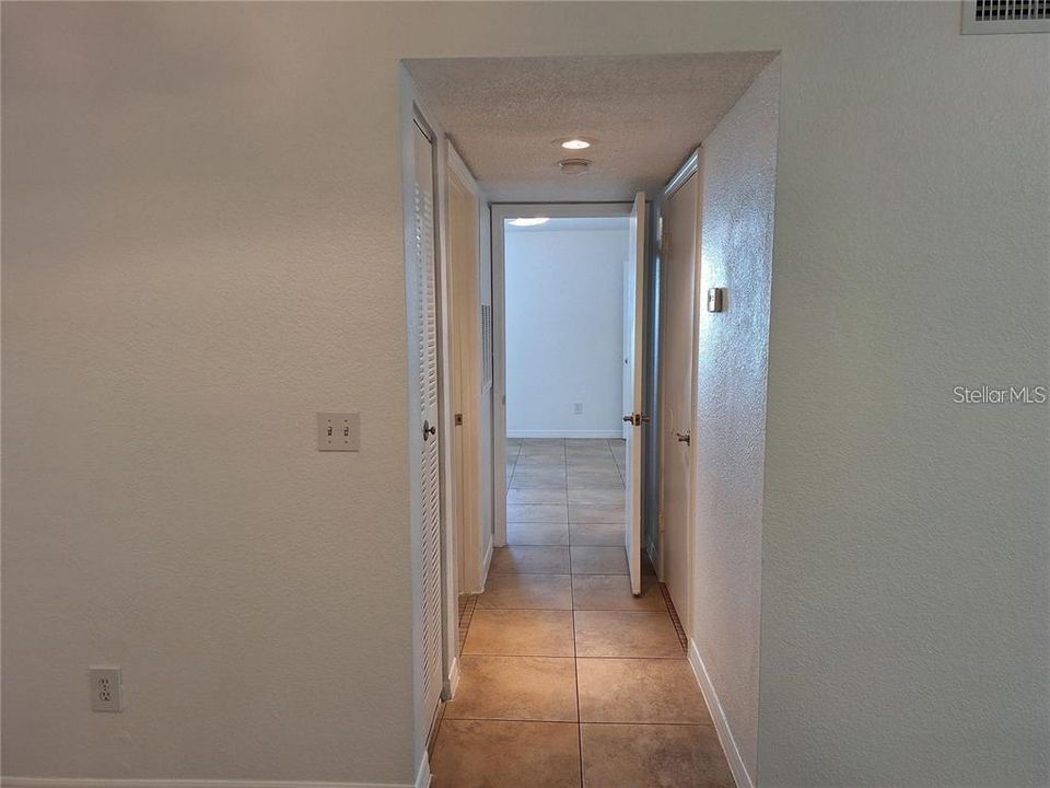 Activo con contrato: $140,000 (2 camas, 2 baños, 988 Pies cuadrados)