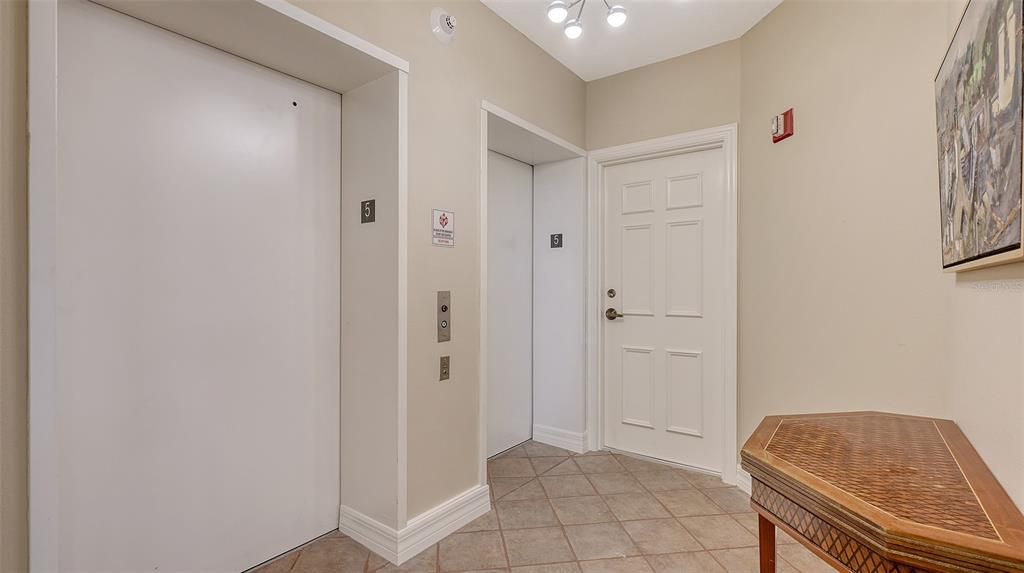 For Sale: $690,000 (3 beds, 3 baths, 2203 Square Feet)