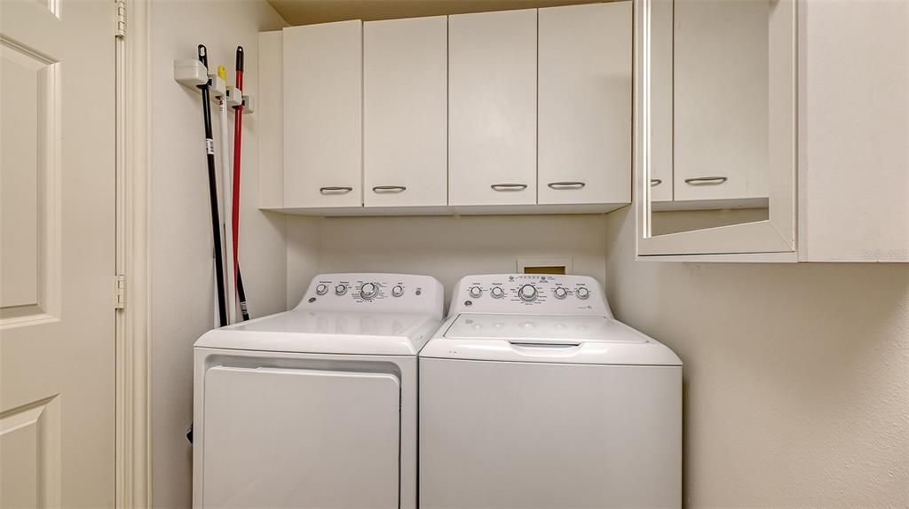 For Sale: $690,000 (3 beds, 3 baths, 2203 Square Feet)