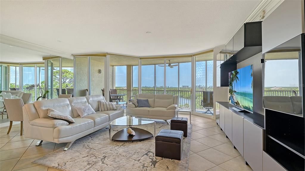 For Sale: $690,000 (3 beds, 3 baths, 2203 Square Feet)