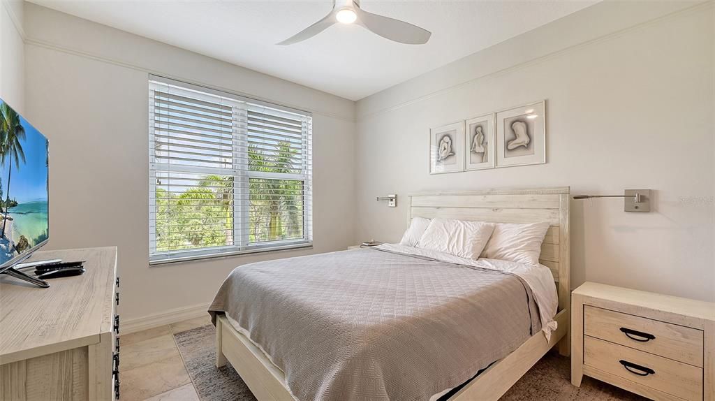 For Sale: $690,000 (3 beds, 3 baths, 2203 Square Feet)