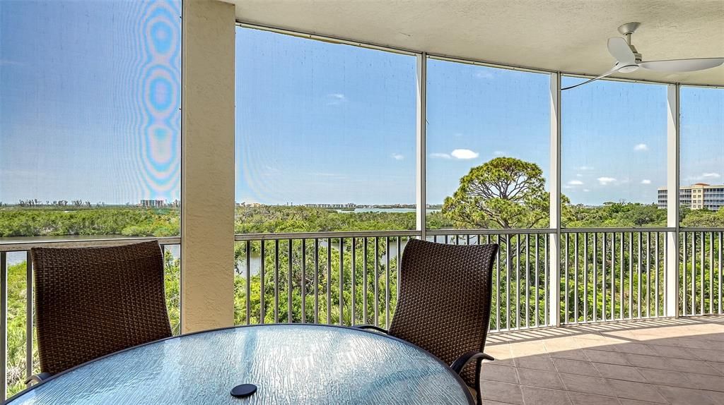 For Sale: $690,000 (3 beds, 3 baths, 2203 Square Feet)