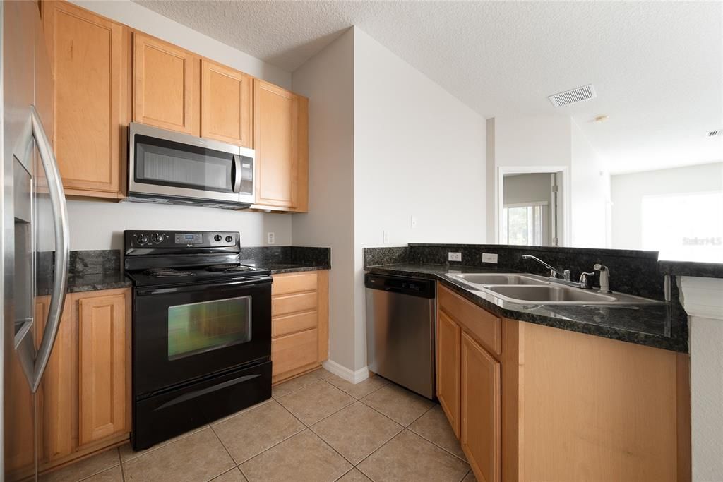 待售: $259,000 (3 贝兹, 2 浴室, 1380 平方英尺)