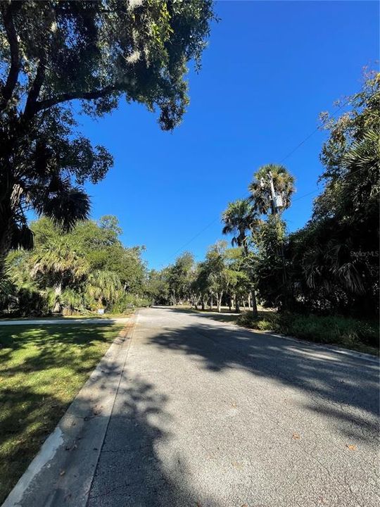 待售: $289,000 (1.07 acres)