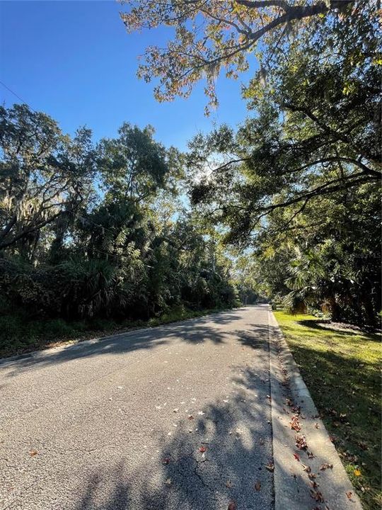 待售: $289,000 (1.07 acres)