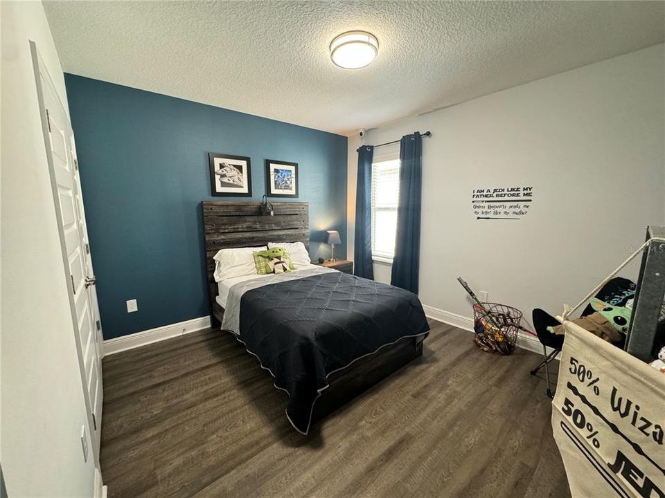 Под контрактом: $690,000 (5 спален, 4 ванн, 2840 Квадратных фут)