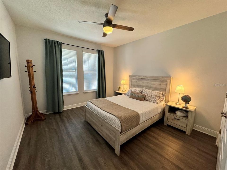 Под контрактом: $690,000 (5 спален, 4 ванн, 2840 Квадратных фут)