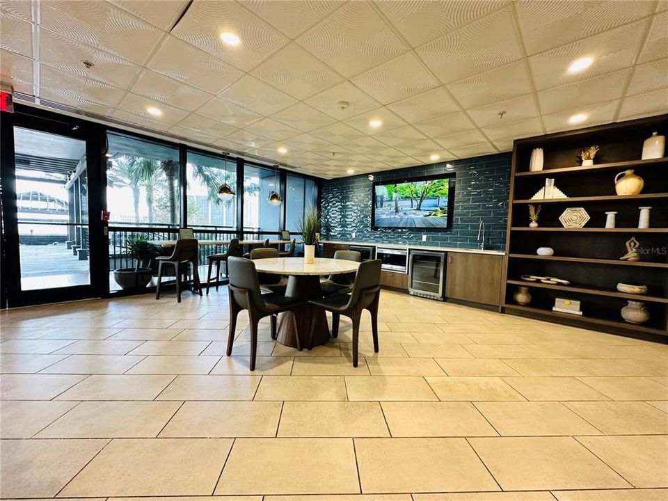 出租: $3,200 (1 贝兹, 1 浴室, 1602 平方英尺)