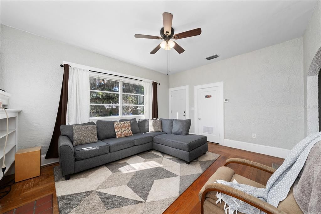 En Venta: $204,700 (3 camas, 1 baños, 1438 Pies cuadrados)