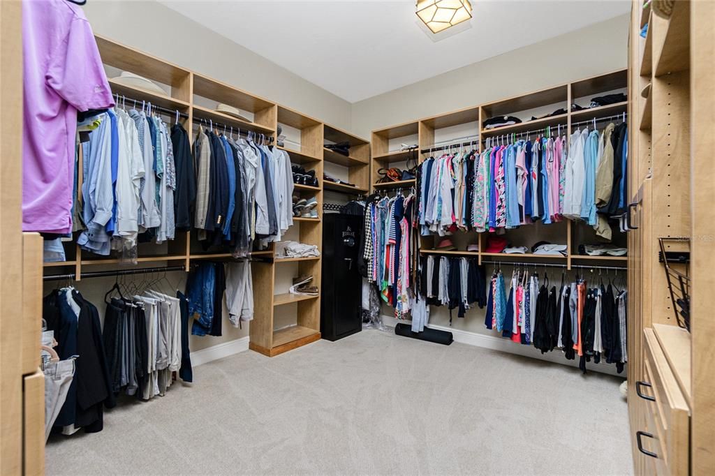 For Sale: $1,575,000 (4 beds, 3 baths, 2908 Square Feet)