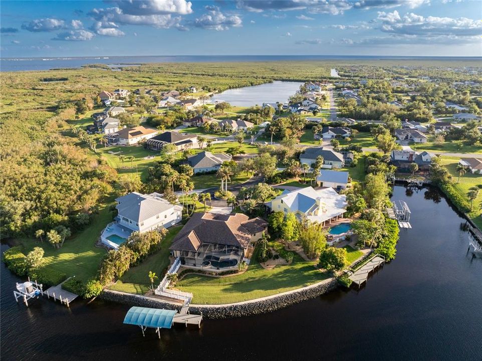 For Sale: $1,575,000 (4 beds, 3 baths, 2908 Square Feet)