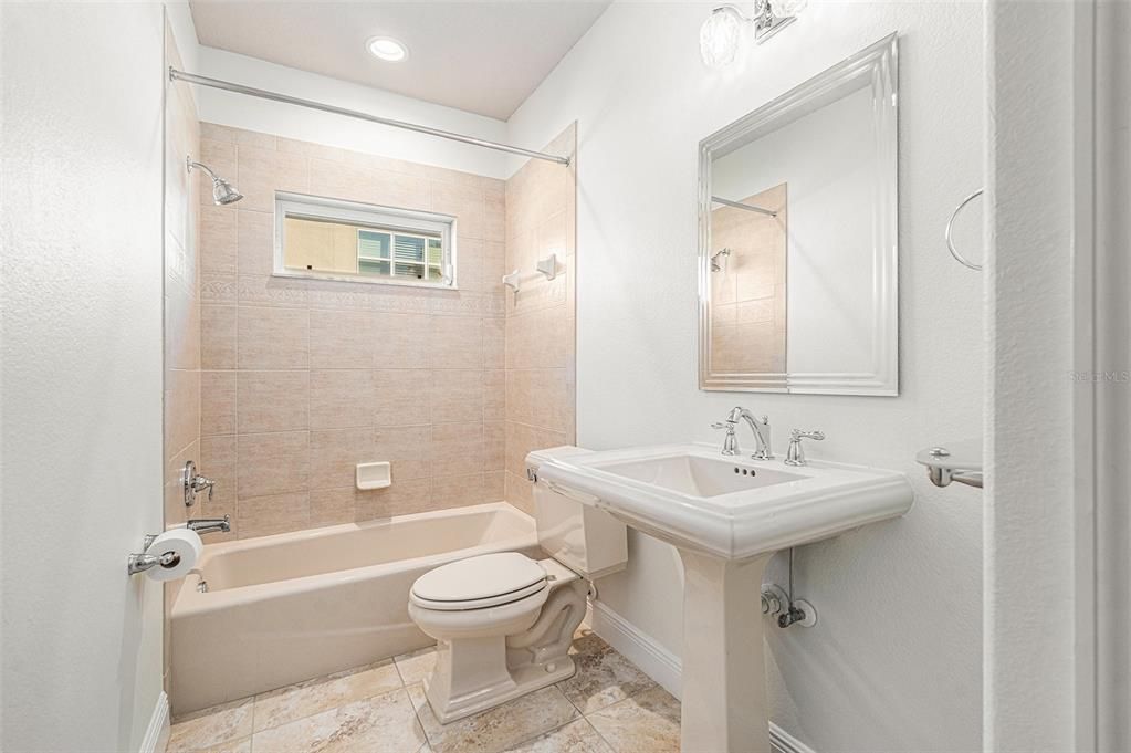 待售: $465,000 (4 贝兹, 3 浴室, 2722 平方英尺)