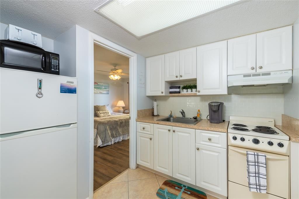 For Sale: $184,900 (1 beds, 1 baths, 507 Square Feet)