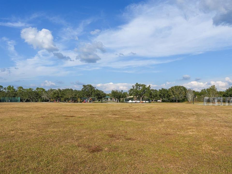 For Sale: $625,000 (4 beds, 3 baths, 2572 Square Feet)