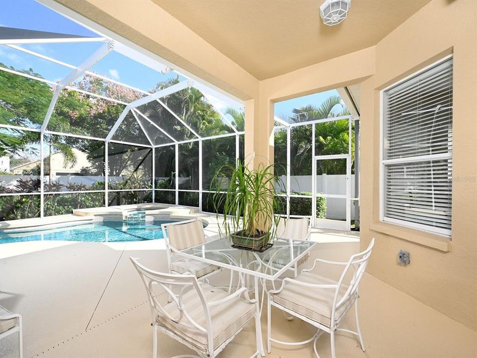 For Sale: $625,000 (4 beds, 3 baths, 2572 Square Feet)