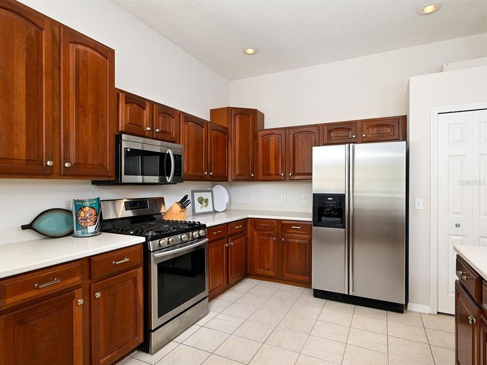 For Sale: $625,000 (4 beds, 3 baths, 2572 Square Feet)