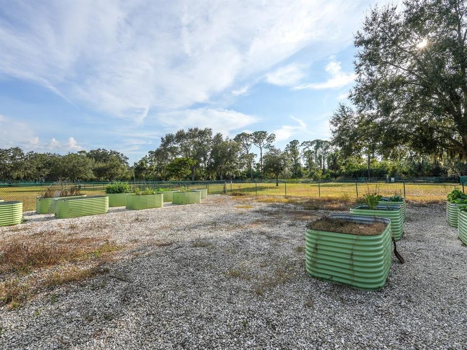 For Sale: $625,000 (4 beds, 3 baths, 2572 Square Feet)