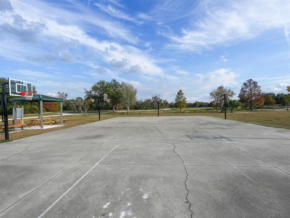 For Sale: $625,000 (4 beds, 3 baths, 2572 Square Feet)