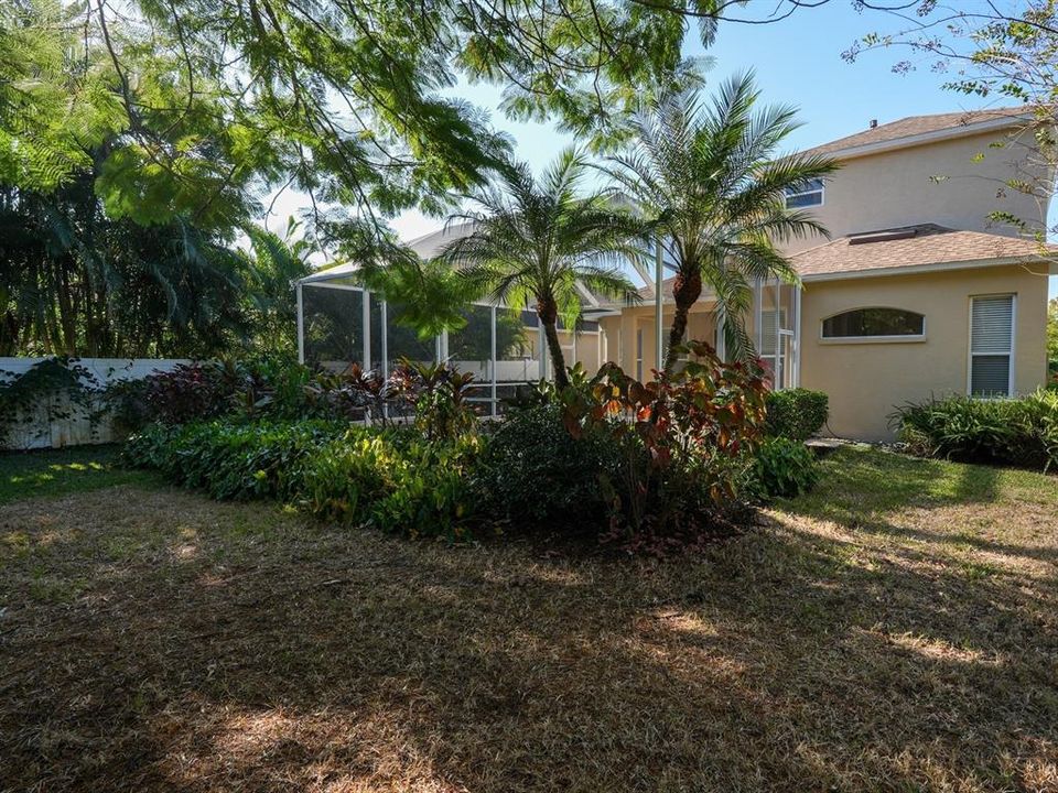 For Sale: $625,000 (4 beds, 3 baths, 2572 Square Feet)