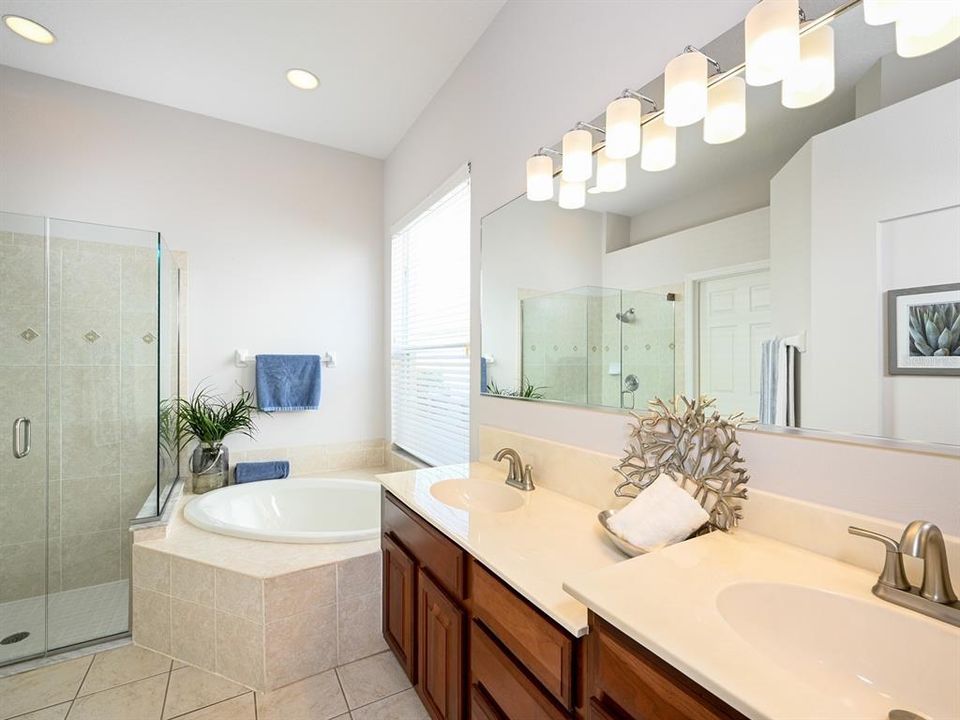 For Sale: $625,000 (4 beds, 3 baths, 2572 Square Feet)