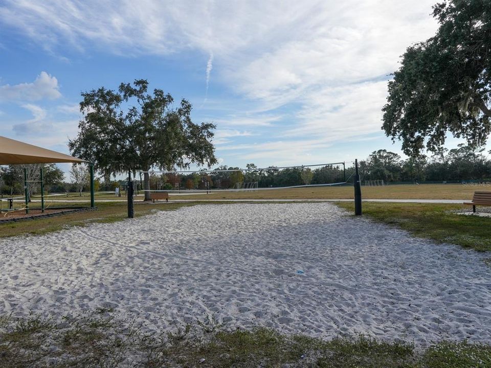 For Sale: $625,000 (4 beds, 3 baths, 2572 Square Feet)