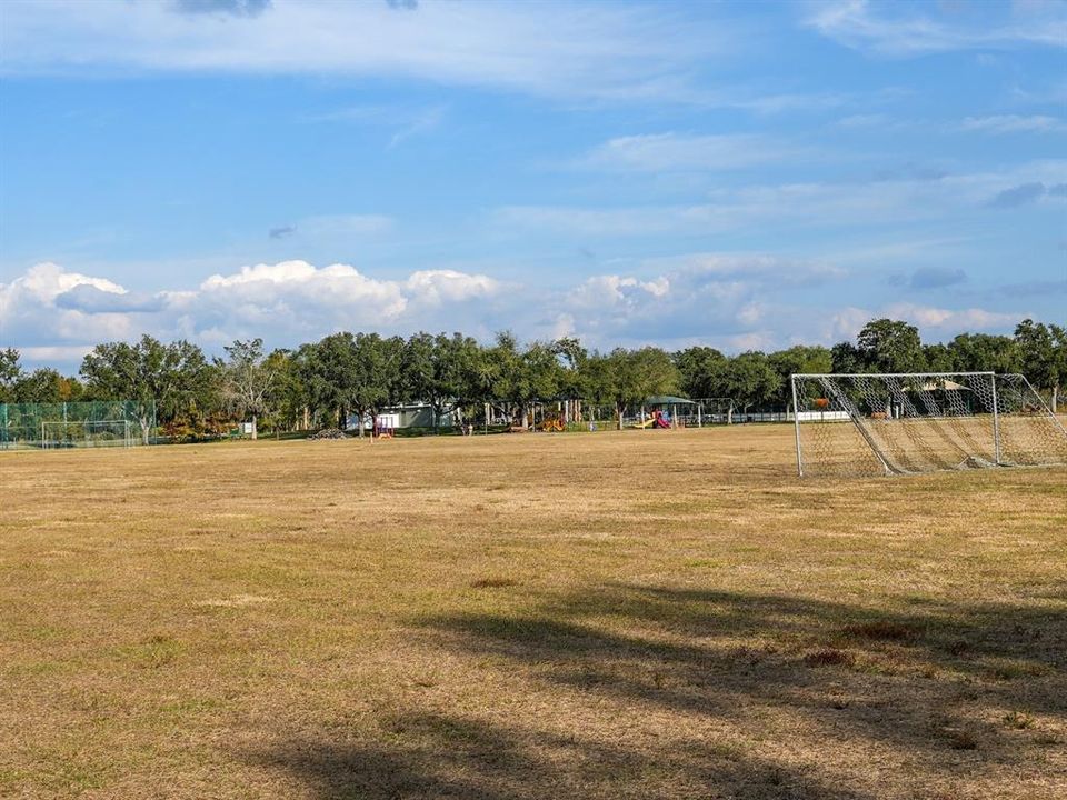 For Sale: $625,000 (4 beds, 3 baths, 2572 Square Feet)