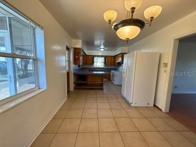 For Sale: $194,900 (2 beds, 1 baths, 1204 Square Feet)