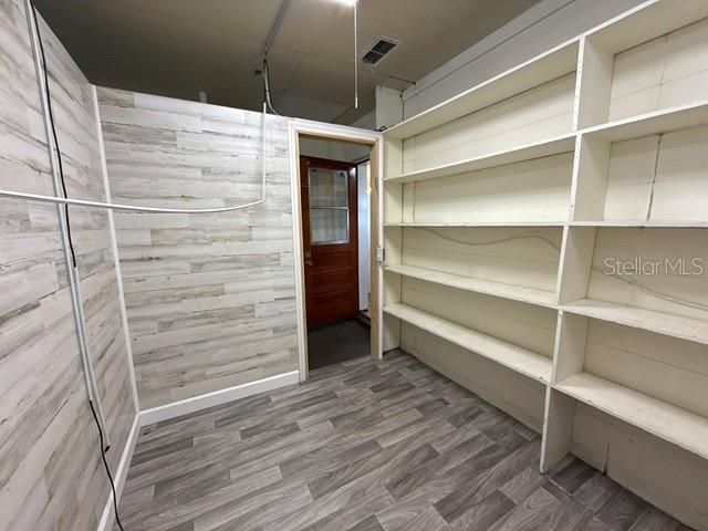 For Sale: $194,900 (2 beds, 1 baths, 1204 Square Feet)